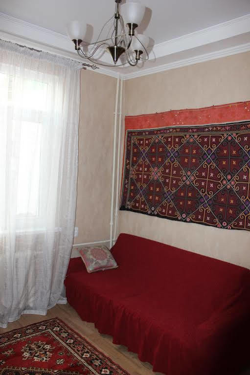 Almaty Central Hostel Bagian luar foto