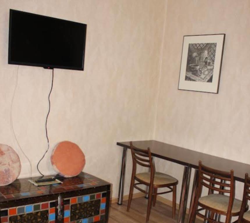 Almaty Central Hostel Bagian luar foto